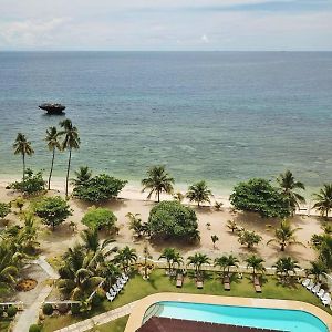 Gold View Beachfront Resort